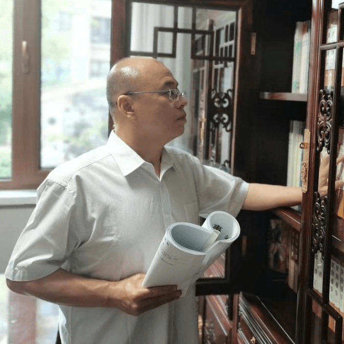 吕振乾律师照片