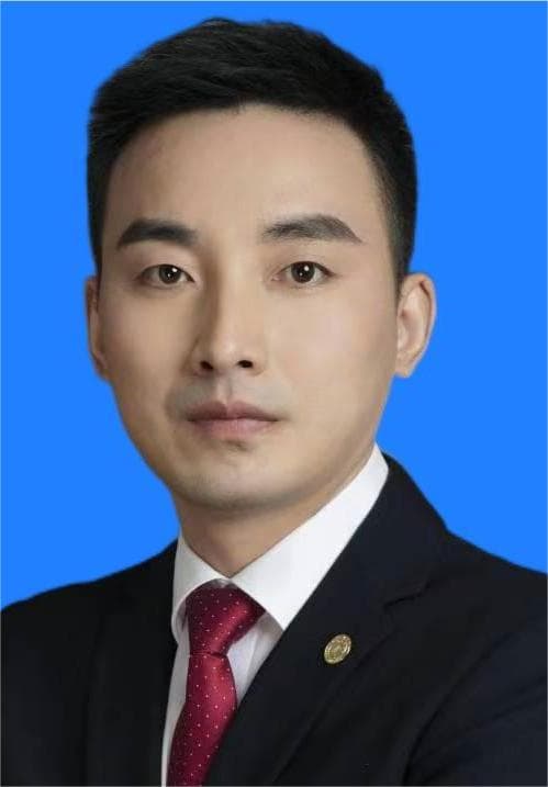 郑鹏友律师照片