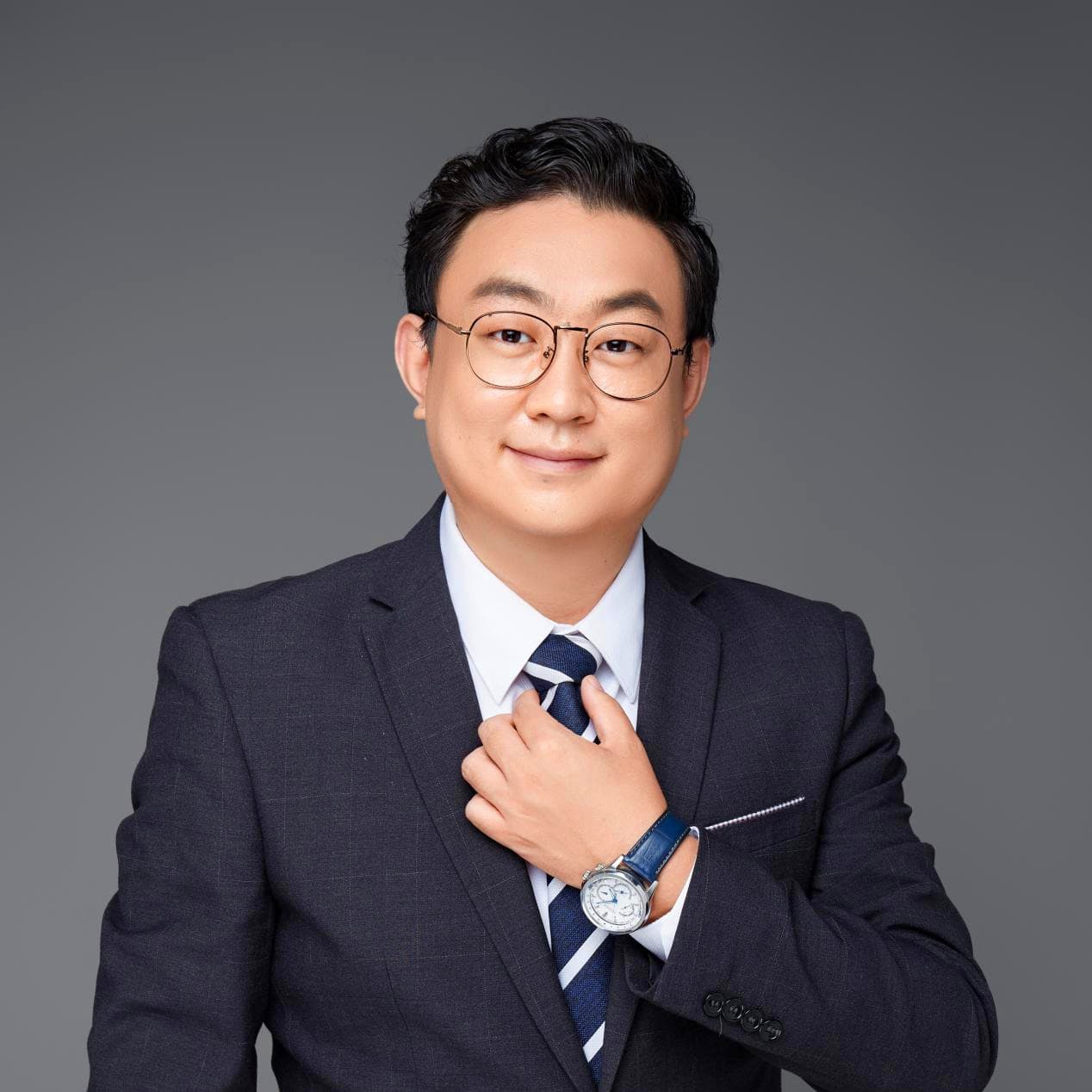 龙鑫律师照片