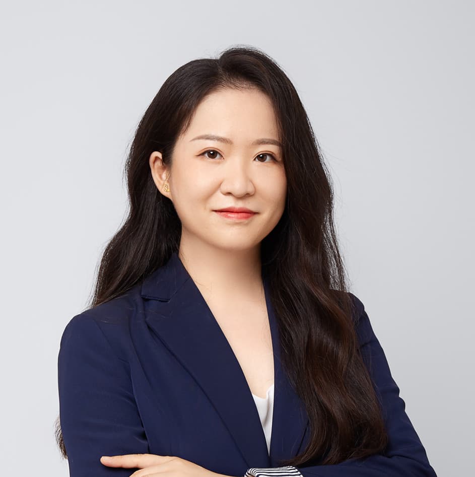 闫泓予律师照片