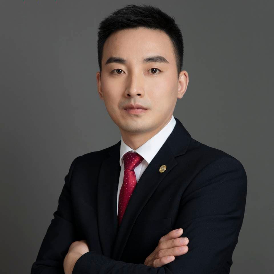 郑鹏友律师照片