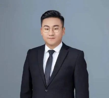 吕政霖律师照片